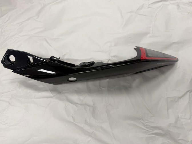 ARKA YAN PANEL STICKER SAĞ KIRMIZI (SRK125-R)